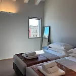 Апартаменты The Lotus Flower Stylish Renovated In *