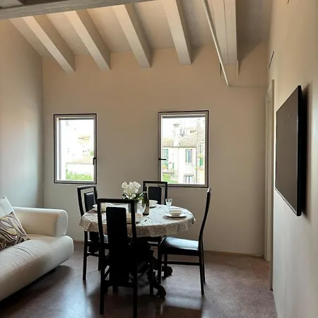 The Lotus Flower Stylish Renovated In 公寓 威尼斯