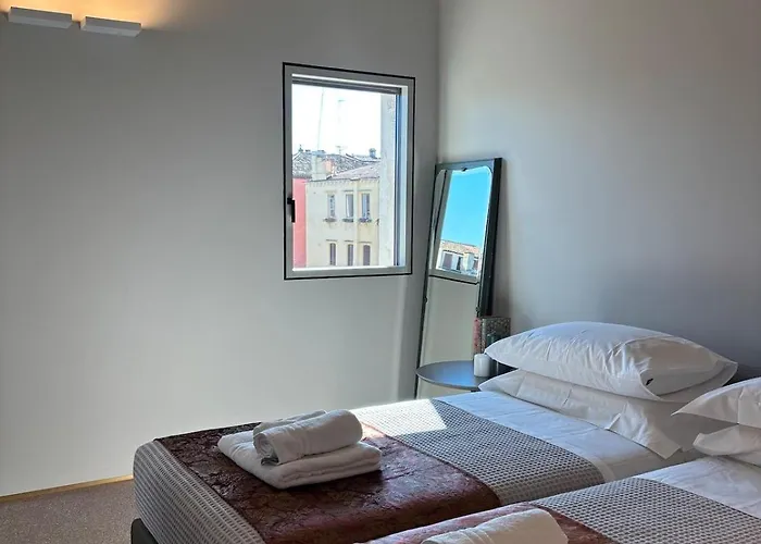 公寓 The Lotus Flower Stylish Renovated In *