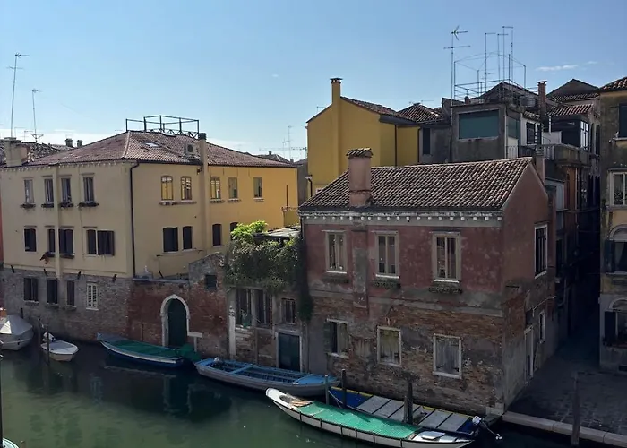 The Lotus Flower Stylish Renovated In 公寓